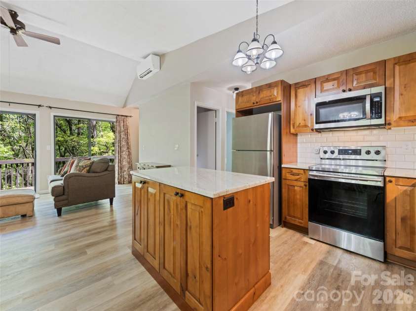 662 Locust Drive, Maggie Valley, NC 28751.  MLS# CAR4366981, YatesRealty ID 12366. 