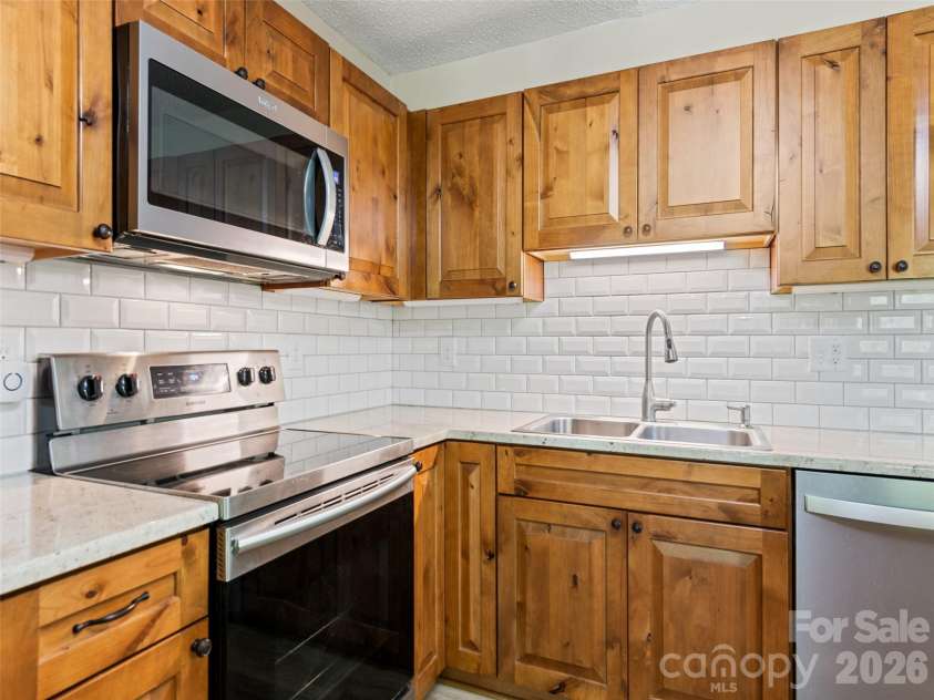 662 Locust Drive, Maggie Valley, NC 28751.  MLS# CAR4366981, YatesRealty ID 12366. 