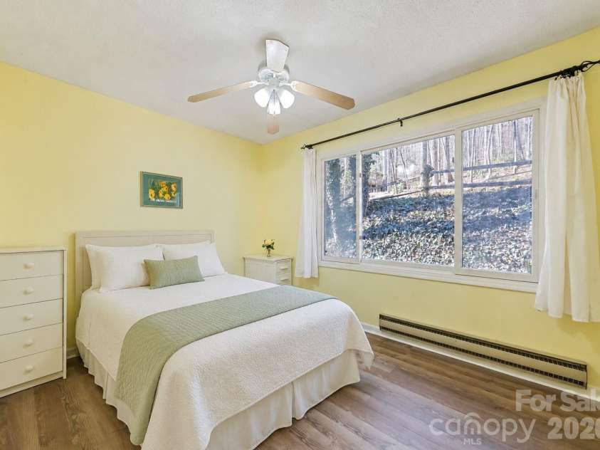 662 Locust Drive, Maggie Valley, NC 28751.  MLS# CAR4366981, YatesRealty ID 12366. 