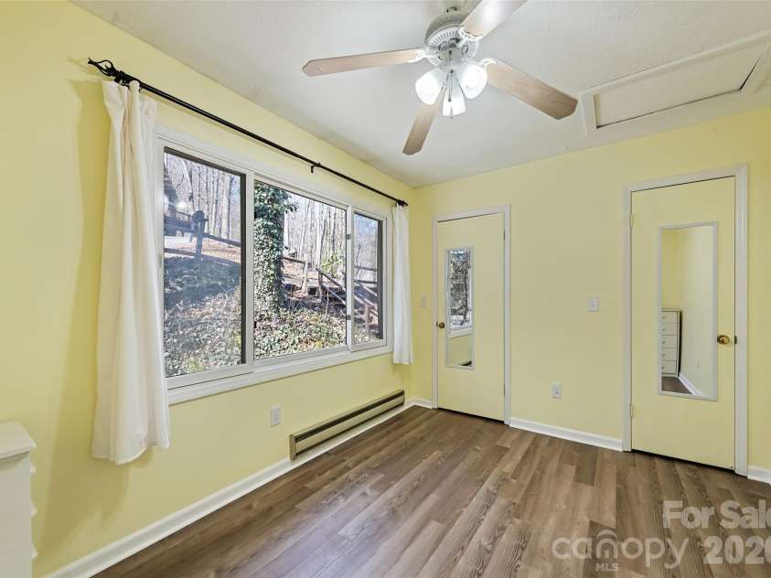 662 Locust Drive, Maggie Valley, NC 28751.  MLS# CAR4366981, YatesRealty ID 12366. 