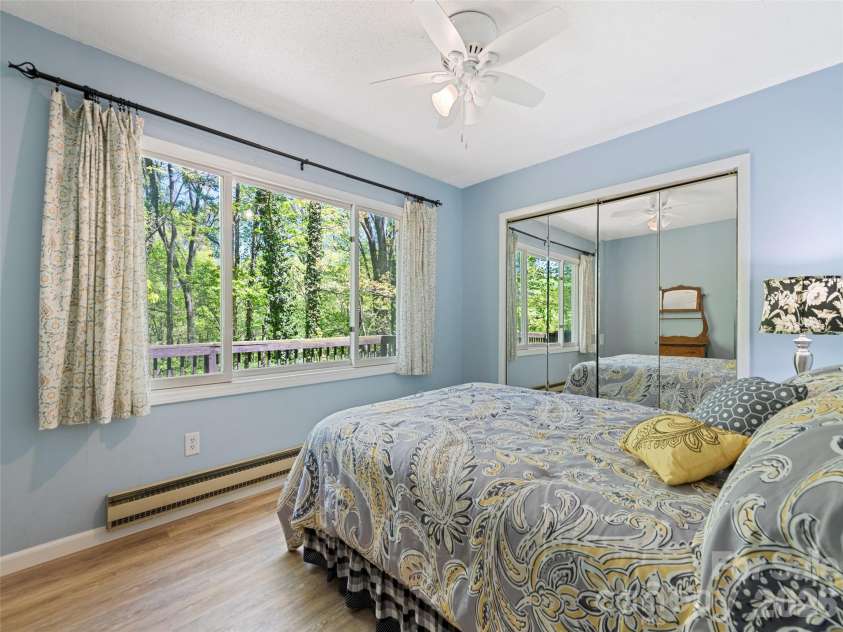 662 Locust Drive, Maggie Valley, NC 28751.  MLS# CAR4366981, YatesRealty ID 12366. 