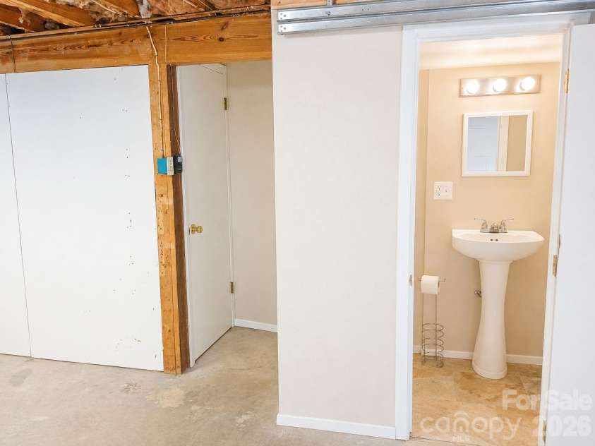 662 Locust Drive, Maggie Valley, NC 28751.  MLS# CAR4366981, YatesRealty ID 12366. 