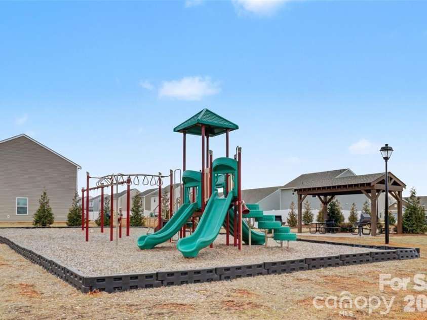 1216 Nia Road, Charlotte, NC 28215.  MLS# CAR4387112, YatesRealty ID 12367. 