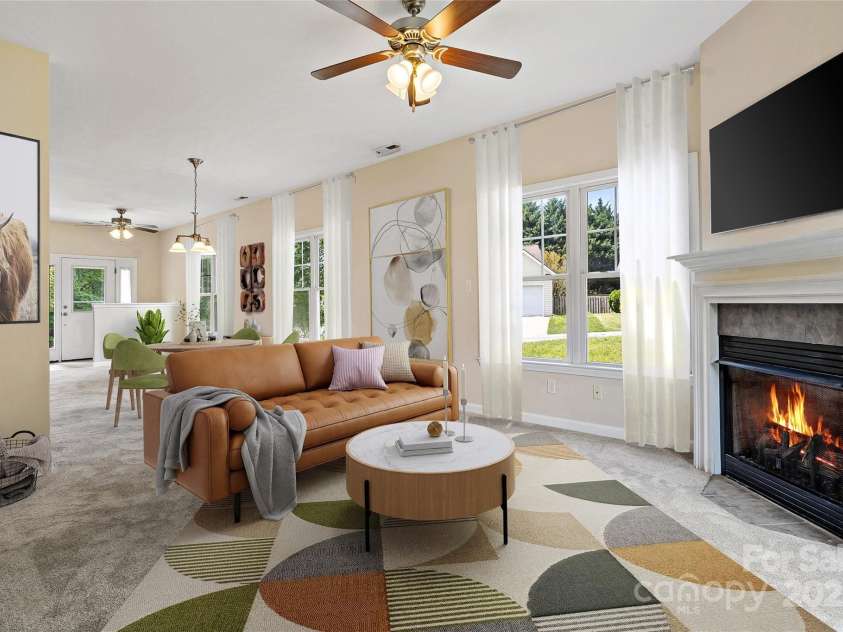8 Cherry Laurel Lane, Swannanoa, NC 28778.  MLS# CAR4254009, YatesRealty ID 12369. Open Living