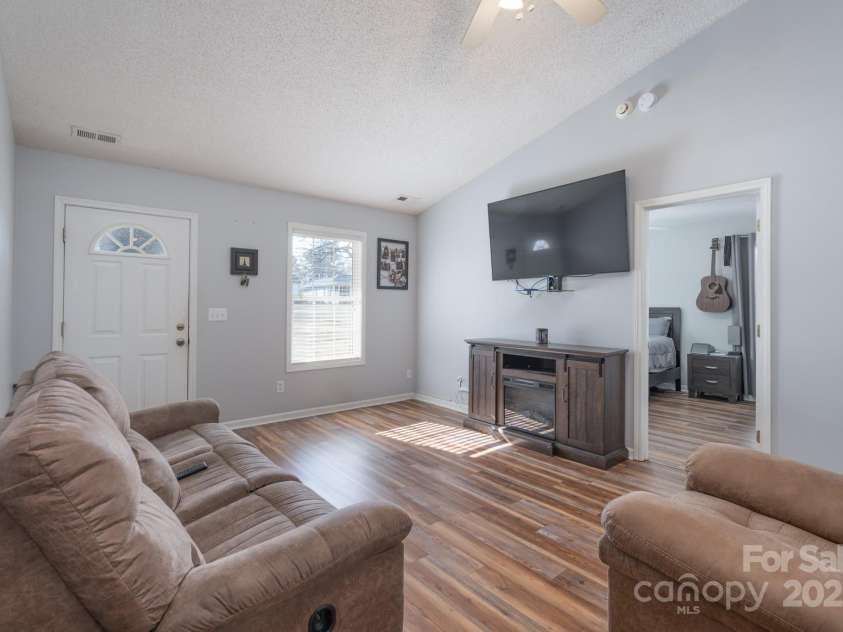 142 Westerwood Drive, Rock Hill, SC 29732.  MLS# CAR4226593, YatesRealty ID 1237. 