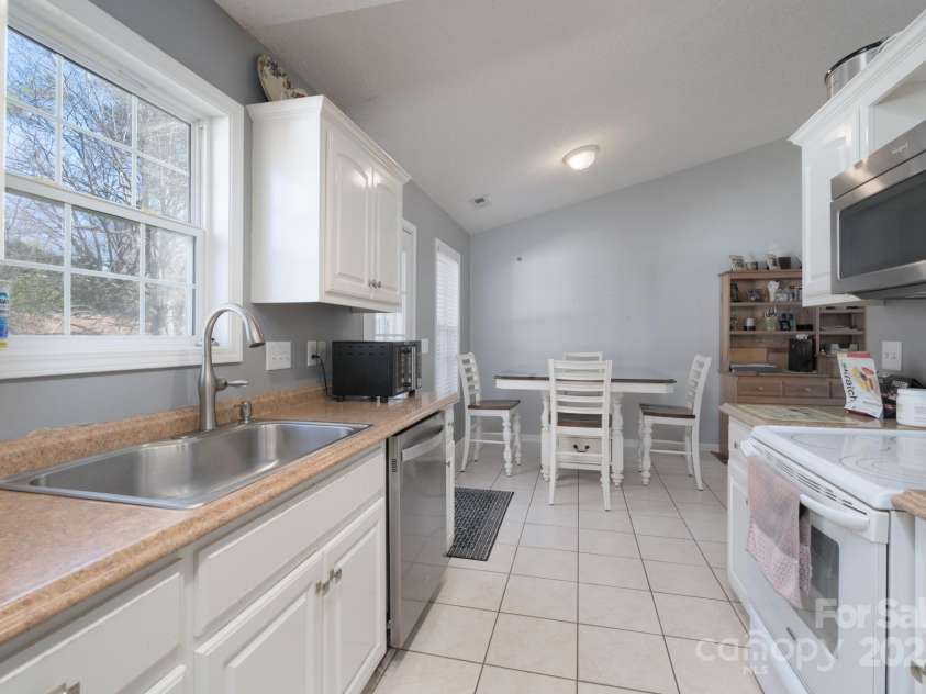 142 Westerwood Drive, Rock Hill, SC 29732.  MLS# CAR4226593, YatesRealty ID 1237. 