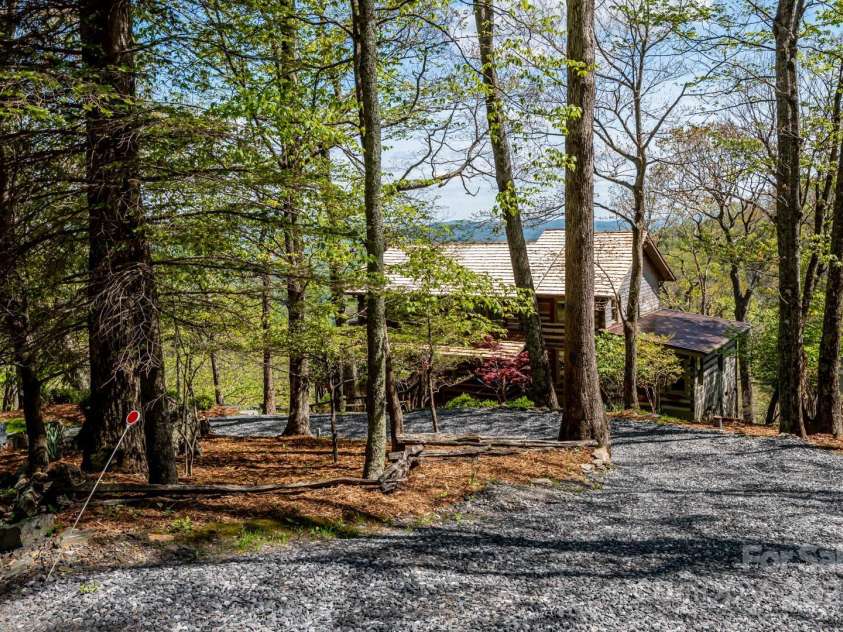 1303 Homestead Road, Todd, NC 28684.  MLS# CAR4257419, YatesRealty ID 12370. Welcome home to Stonebridge