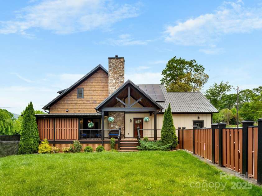 3 Martin Valley Road, Swannanoa, NC 28778.  MLS# CAR4253050, YatesRealty ID 12372. 