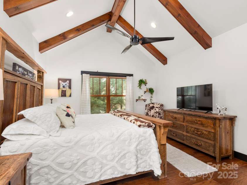 3 Martin Valley Road, Swannanoa, NC 28778.  MLS# CAR4253050, YatesRealty ID 12372. 