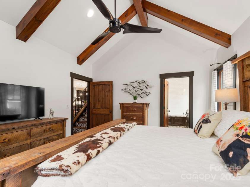 3 Martin Valley Road, Swannanoa, NC 28778.  MLS# CAR4253050, YatesRealty ID 12372. 