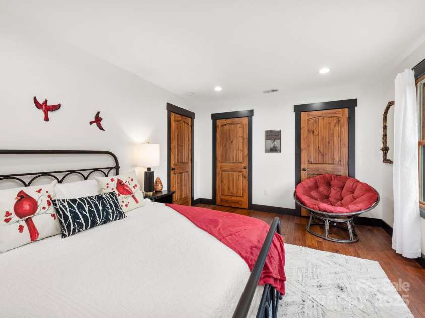 3 Martin Valley Road, Swannanoa, NC 28778.  MLS# CAR4253050, YatesRealty ID 12372. 