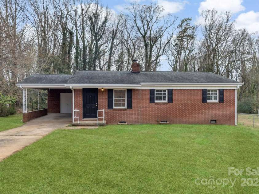 746 Vale Street, Shelby, NC 28150.  MLS# CAR4327305, YatesRealty ID 12374. 