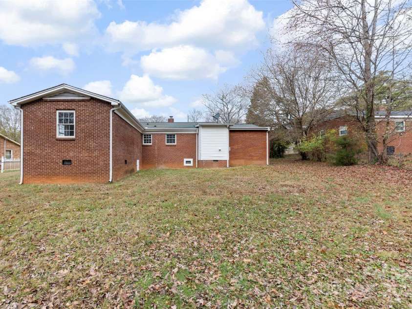 746 Vale Street, Shelby, NC 28150.  MLS# CAR4327305, YatesRealty ID 12374. 