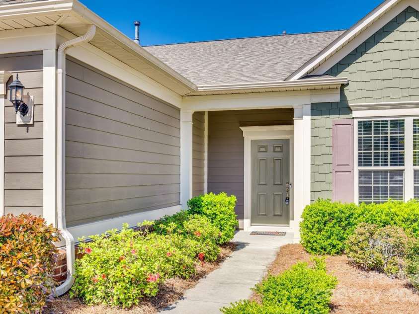 953 Kirby Drive, Fort Mill, SC 29715.  MLS# CAR4246239, YatesRealty ID 12374. 
