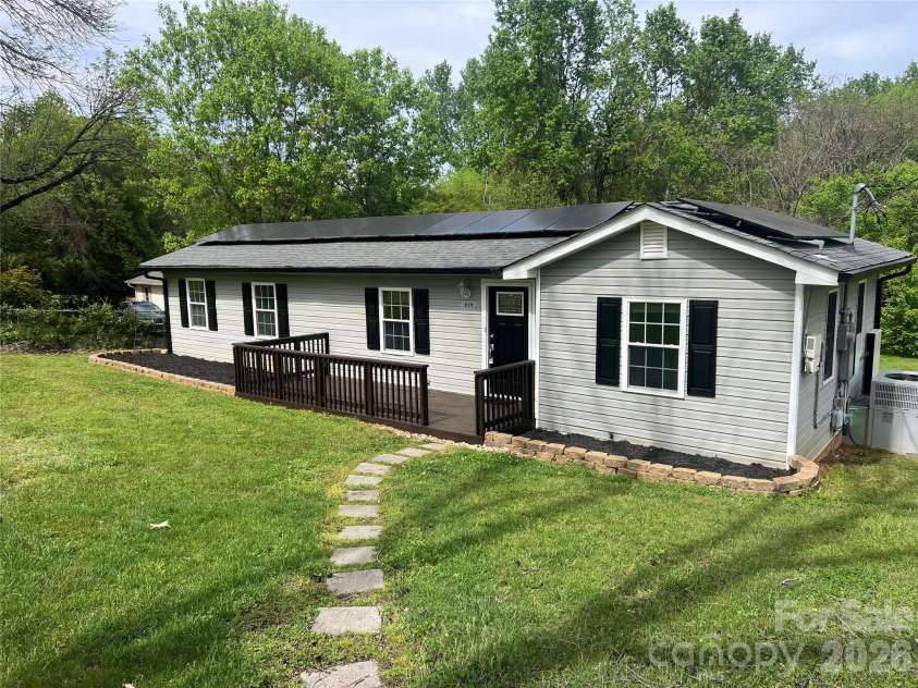 219 Breezewood Drive, Charlotte, NC 28262.  MLS# CAR4346086, YatesRealty ID 12375. 