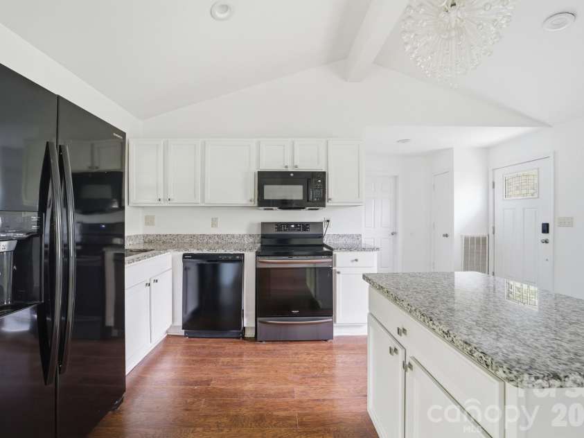 219 Breezewood Drive, Charlotte, NC 28262.  MLS# CAR4346086, YatesRealty ID 12375. Granite countertops