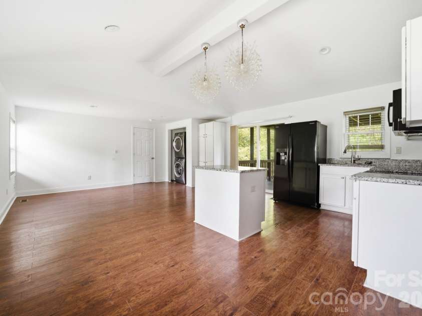 219 Breezewood Drive, Charlotte, NC 28262.  MLS# CAR4346086, YatesRealty ID 12375. Open concept kitchen/living/dining
