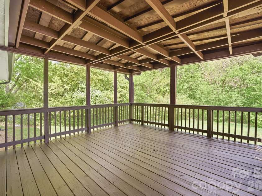 219 Breezewood Drive, Charlotte, NC 28262.  MLS# CAR4346086, YatesRealty ID 12375. Screened proch