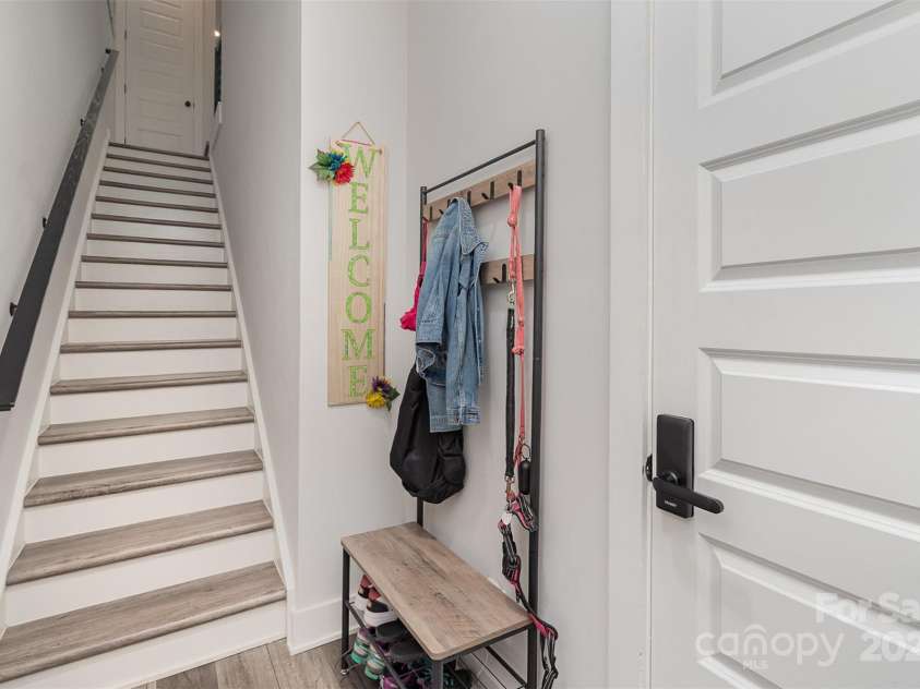 631 Tremont Avenue, Charlotte, NC 28203.  MLS# CAR4241923, YatesRealty ID 12376. 