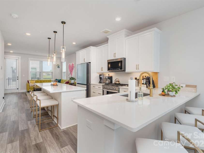 631 Tremont Avenue, Charlotte, NC 28203.  MLS# CAR4241923, YatesRealty ID 12376. 