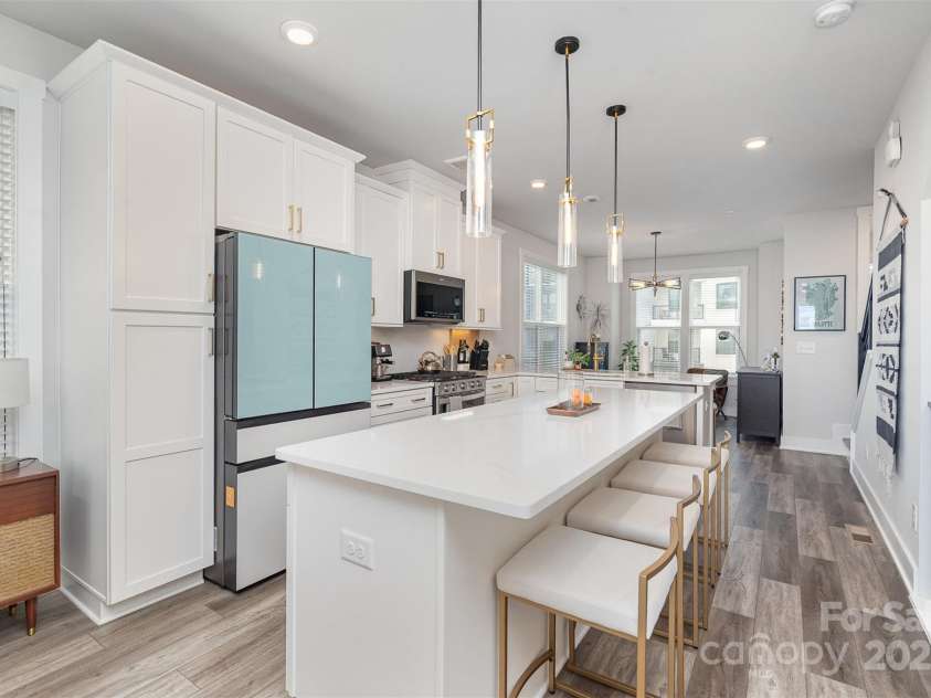 631 Tremont Avenue, Charlotte, NC 28203.  MLS# CAR4241923, YatesRealty ID 12376. 