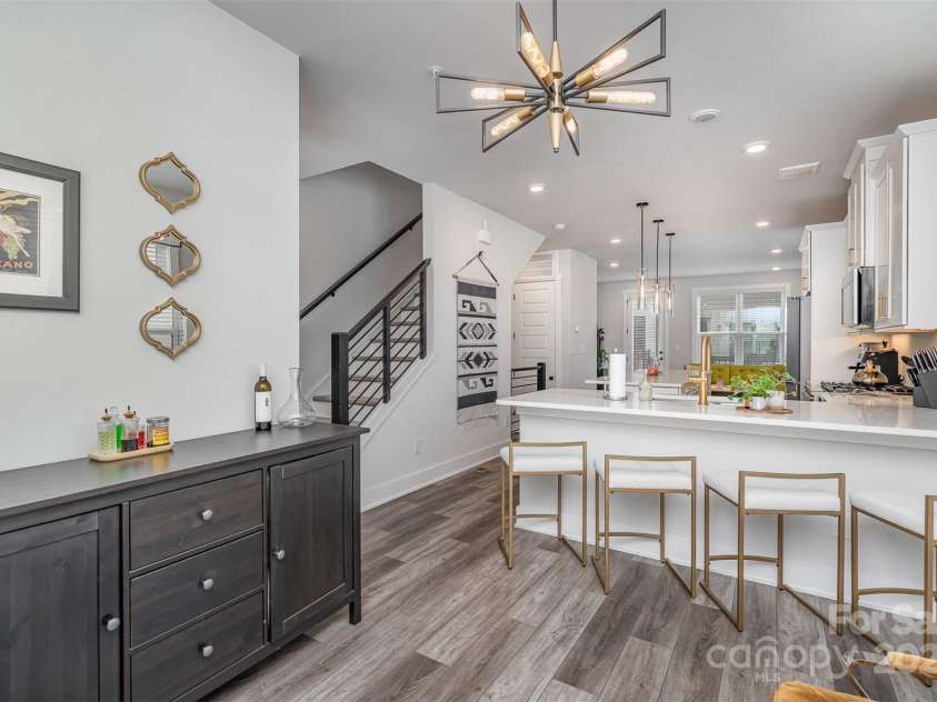 631 Tremont Avenue, Charlotte, NC 28203.  MLS# CAR4241923, YatesRealty ID 12376. 