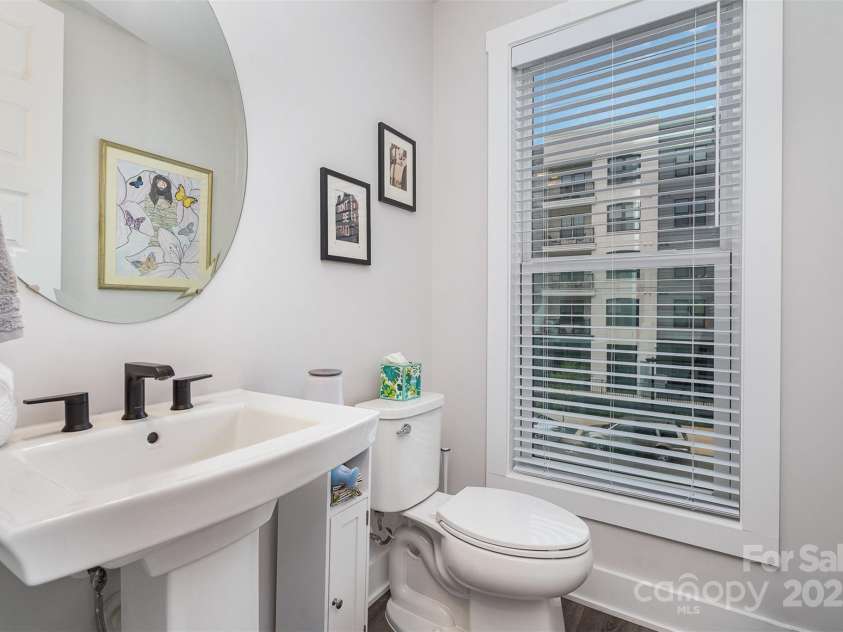 631 Tremont Avenue, Charlotte, NC 28203.  MLS# CAR4241923, YatesRealty ID 12376. 