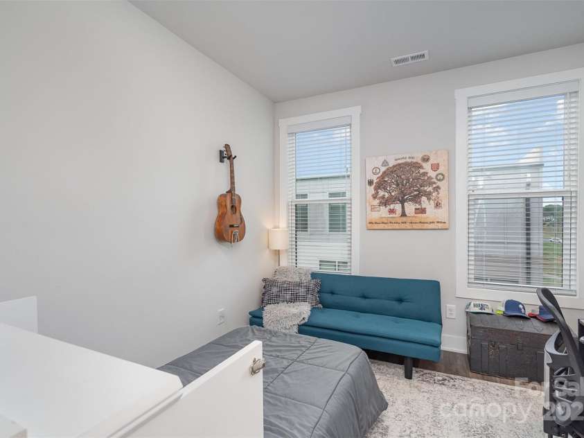 631 Tremont Avenue, Charlotte, NC 28203.  MLS# CAR4241923, YatesRealty ID 12376. 