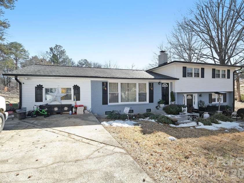 632 Treasure Drive, Concord, NC 28025.  MLS# CAR4341056, YatesRealty ID 12376. 