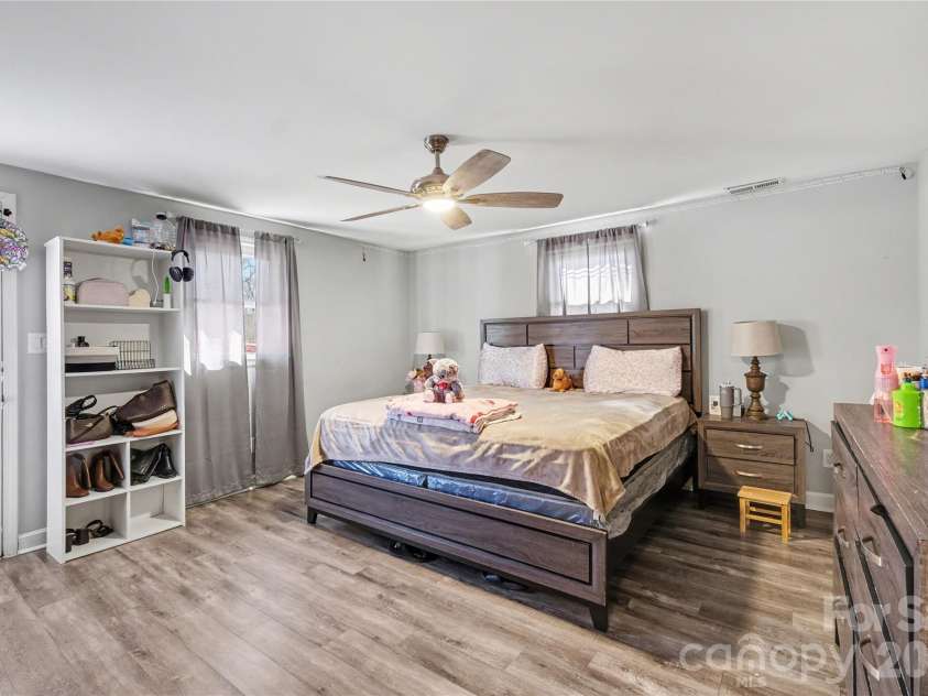 632 Treasure Drive, Concord, NC 28025.  MLS# CAR4341056, YatesRealty ID 12376. 