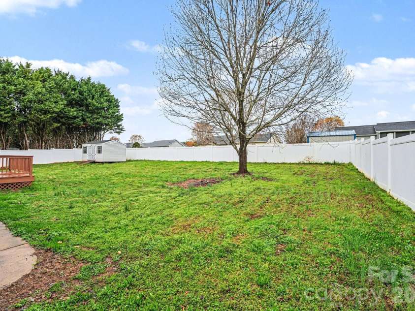 134 Clearview Road, Statesville, NC 28625.  MLS# CAR4357025, YatesRealty ID 12377. 