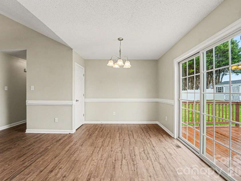 134 Clearview Road, Statesville, NC 28625.  MLS# CAR4357025, YatesRealty ID 12377. 