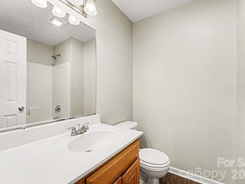 134 Clearview Road, Statesville, NC 28625.  MLS# CAR4357025, YatesRealty ID 12377. 