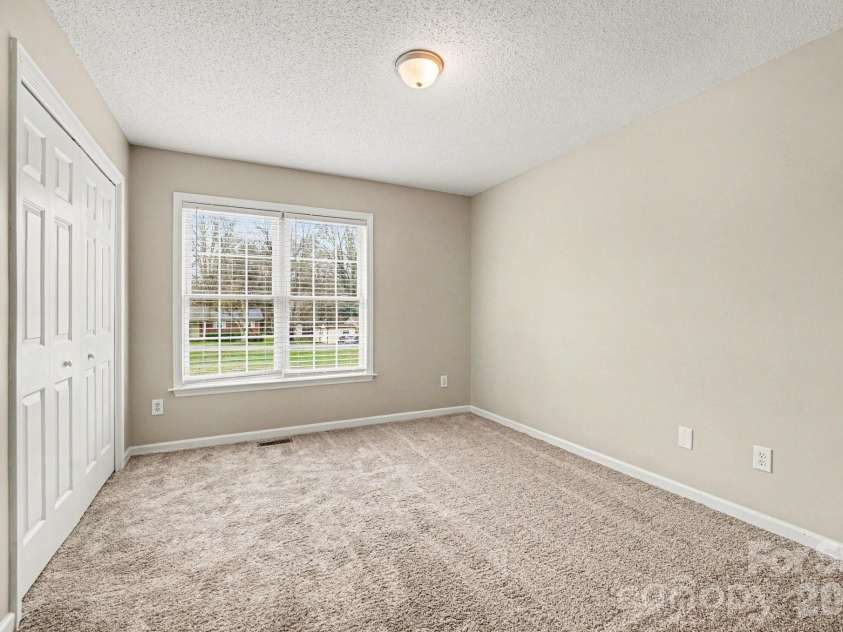 134 Clearview Road, Statesville, NC 28625.  MLS# CAR4357025, YatesRealty ID 12377. 