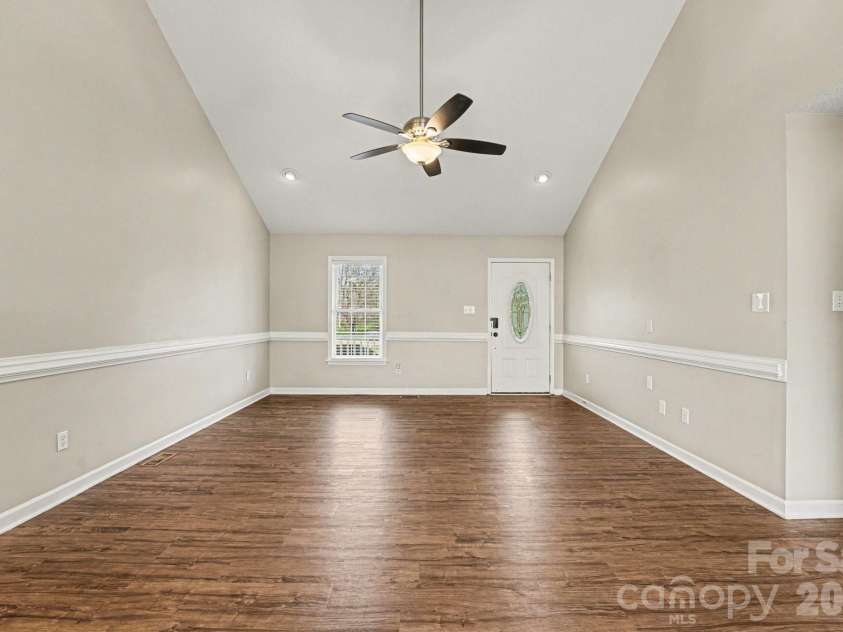 134 Clearview Road, Statesville, NC 28625.  MLS# CAR4357025, YatesRealty ID 12377. 