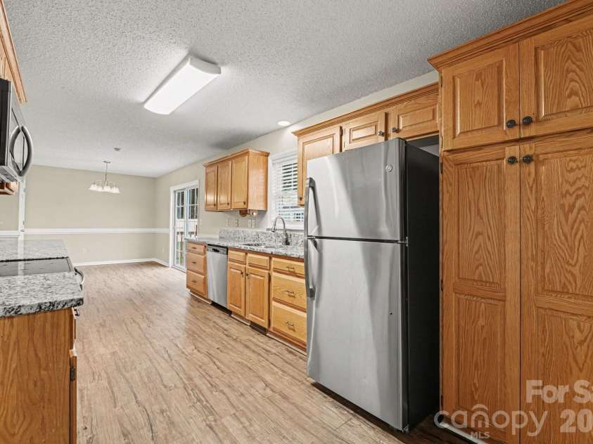 134 Clearview Road, Statesville, NC 28625.  MLS# CAR4357025, YatesRealty ID 12377. 