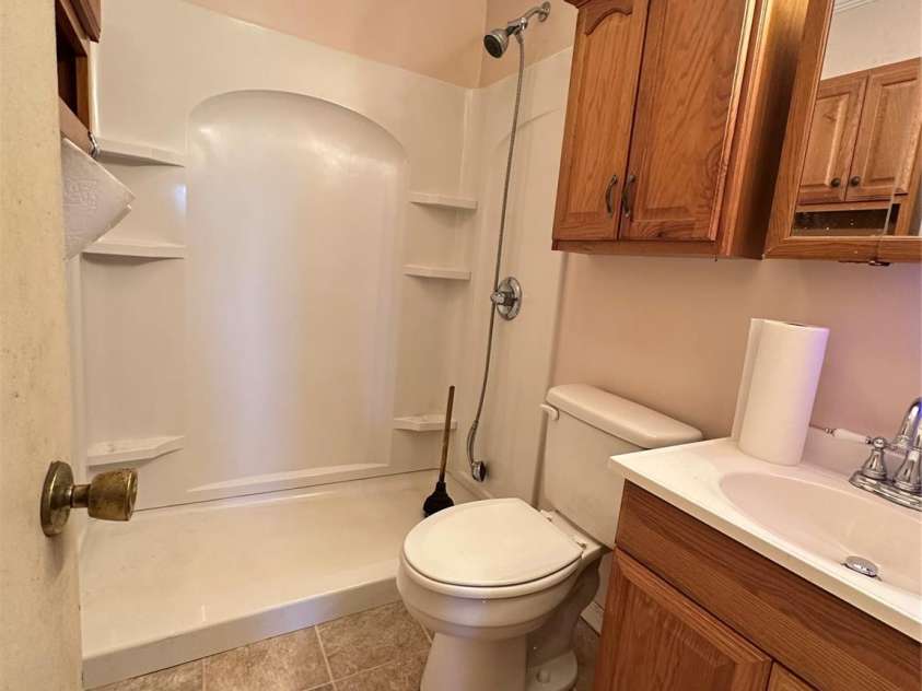 5364 Millersville Road, Taylorsville, NC 28681.  MLS# CAR4248046, YatesRealty ID 12377. Bathroom