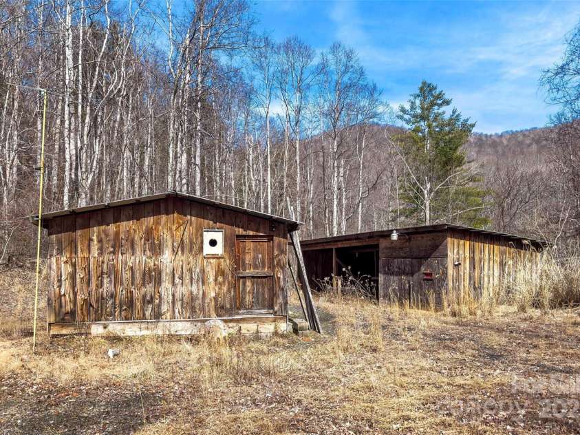 249 Starlin Mountain Road, Bakersville, NC 28705.  MLS# CAR4224700, YatesRealty ID 12378. 