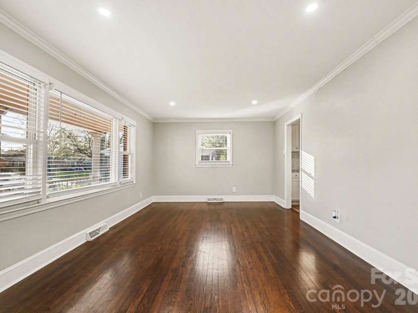 4726 Holbrook Drive, Charlotte, NC 28212.  MLS# CAR4358244, YatesRealty ID 12378. 