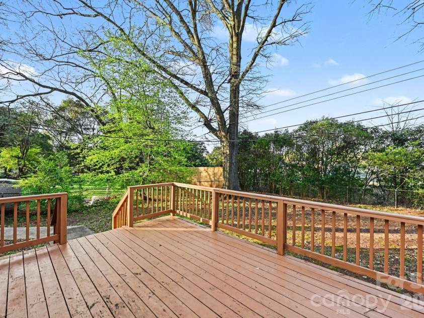 4726 Holbrook Drive, Charlotte, NC 28212.  MLS# CAR4358244, YatesRealty ID 12378. 