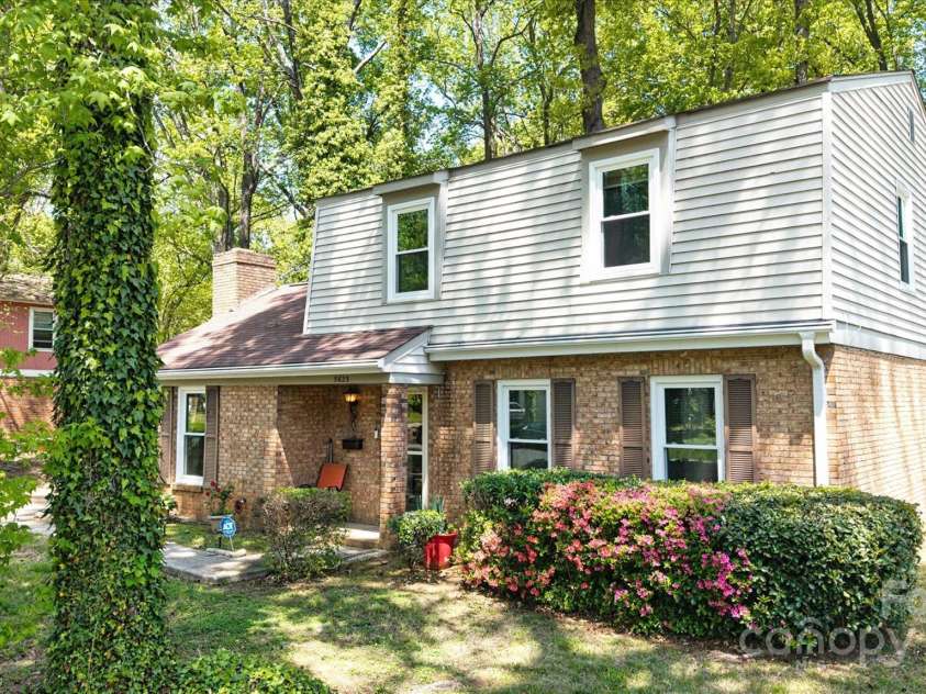 5623 Eastbrook Road, Charlotte, NC 28215.  MLS# CAR4246244, YatesRealty ID 12379. 
