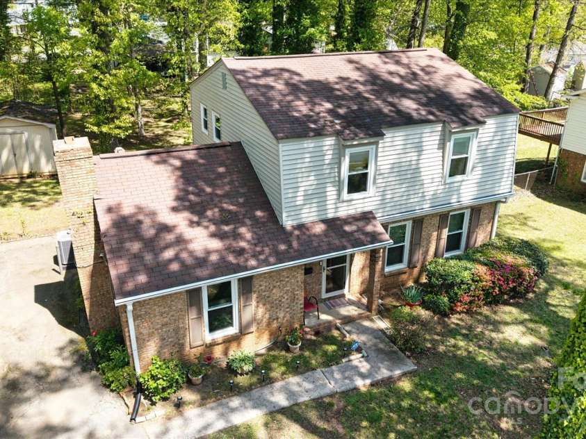 5623 Eastbrook Road, Charlotte, NC 28215.  MLS# CAR4246244, YatesRealty ID 12379. 