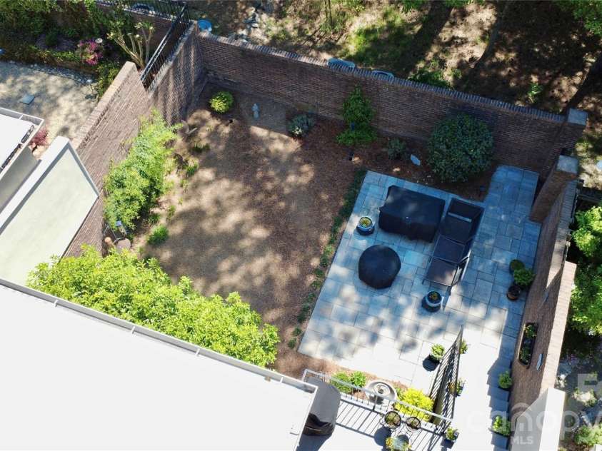 8964 Challis Hill Lane, Charlotte, NC 28226.  MLS# CAR4368580, YatesRealty ID 12379. 