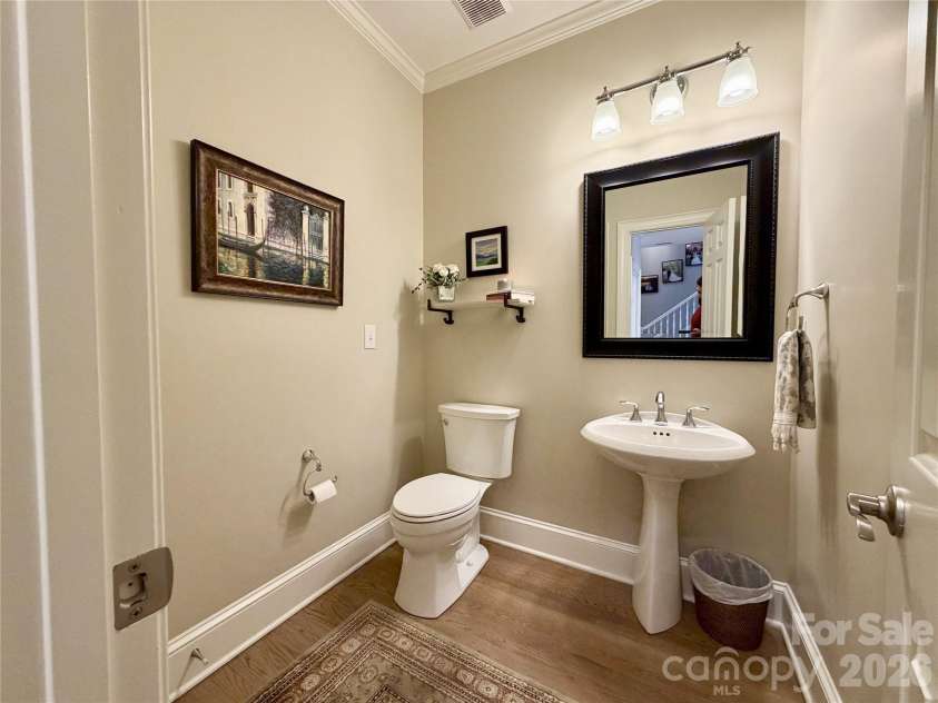 8964 Challis Hill Lane, Charlotte, NC 28226.  MLS# CAR4368580, YatesRealty ID 12379. 