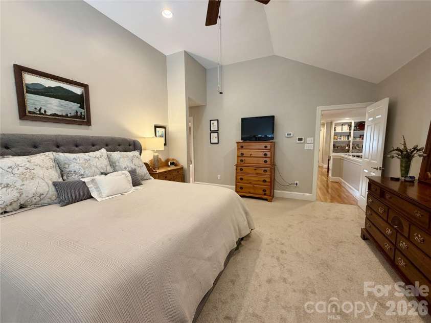 8964 Challis Hill Lane, Charlotte, NC 28226.  MLS# CAR4368580, YatesRealty ID 12379. 