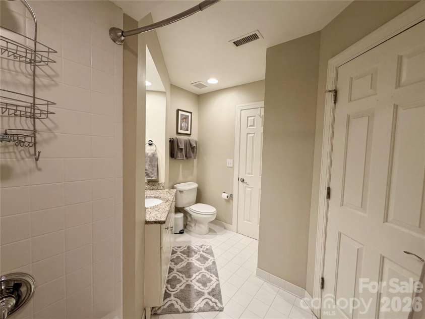 8964 Challis Hill Lane, Charlotte, NC 28226.  MLS# CAR4368580, YatesRealty ID 12379. 