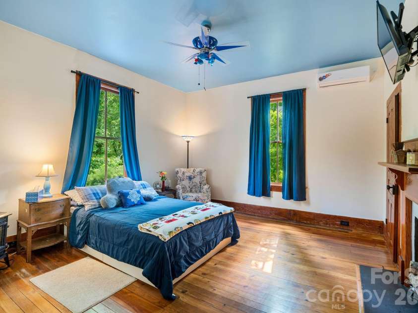 305 Ficker Circle, Hendersonville, NC 28739.  MLS# CAR4240043, YatesRealty ID 12380. Second-floor bedroom