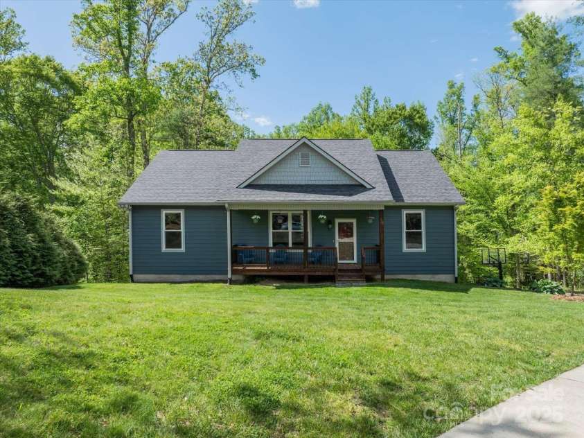 36 Nader Avenue, Weaverville, NC 28787.  MLS# CAR4255914, YatesRealty ID 12381. 