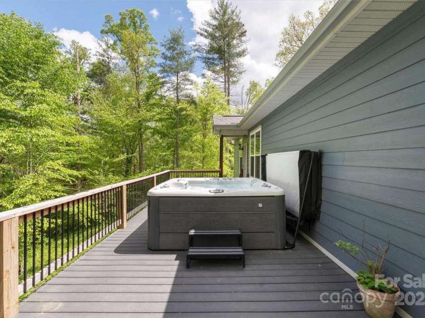 36 Nader Avenue, Weaverville, NC 28787.  MLS# CAR4255914, YatesRealty ID 12381. 