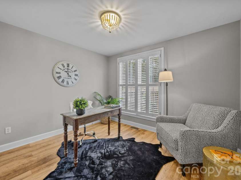 416 Queens Road, Charlotte, NC 28207.  MLS# CAR4333057, YatesRealty ID 12382. 